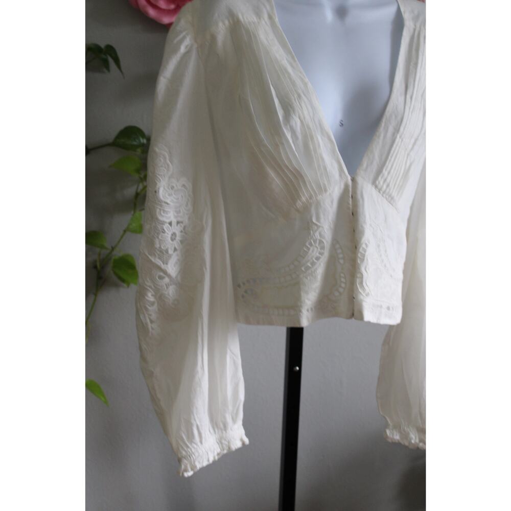 FARM Rio White Embroidered Lace Cropped Blouse Size L| NWT | MSRP $176 - Picture 14 of 16